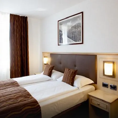 Hotel Portici - Romantik&Wellness Riva del Garda Exterior foto