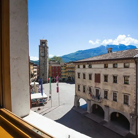 Hotel Portici - Romantik&Wellness Riva del Garda Exterior foto